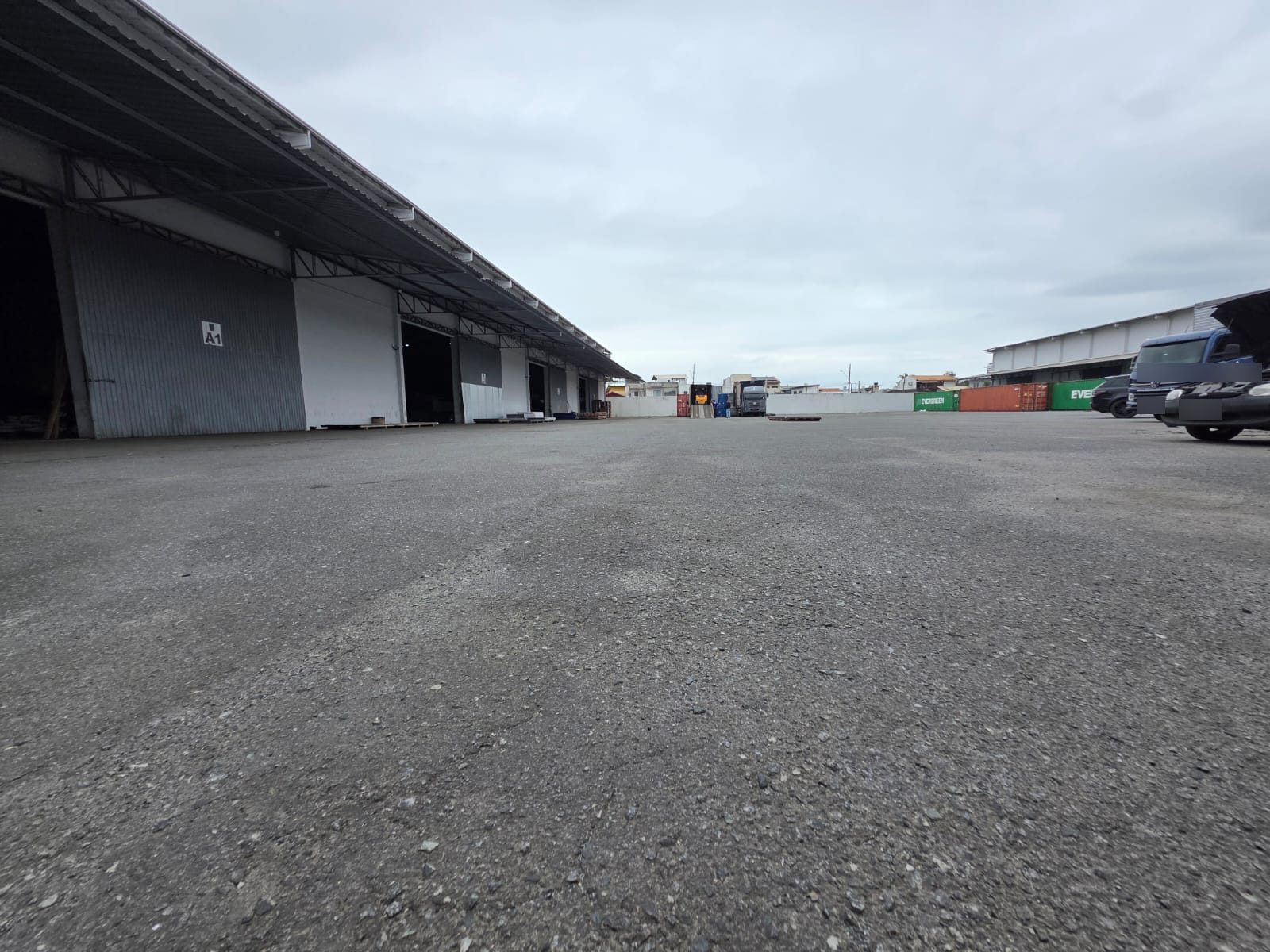 Armazém de 2.950 m² com amplo pátio no São João, perto do Porto de Itajaí – foto 2 de 11