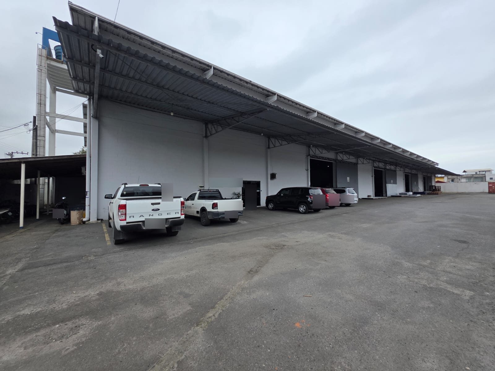 Armazém de 2.950 m² com amplo pátio no São João, perto do Porto de Itajaí – foto 3 de 11