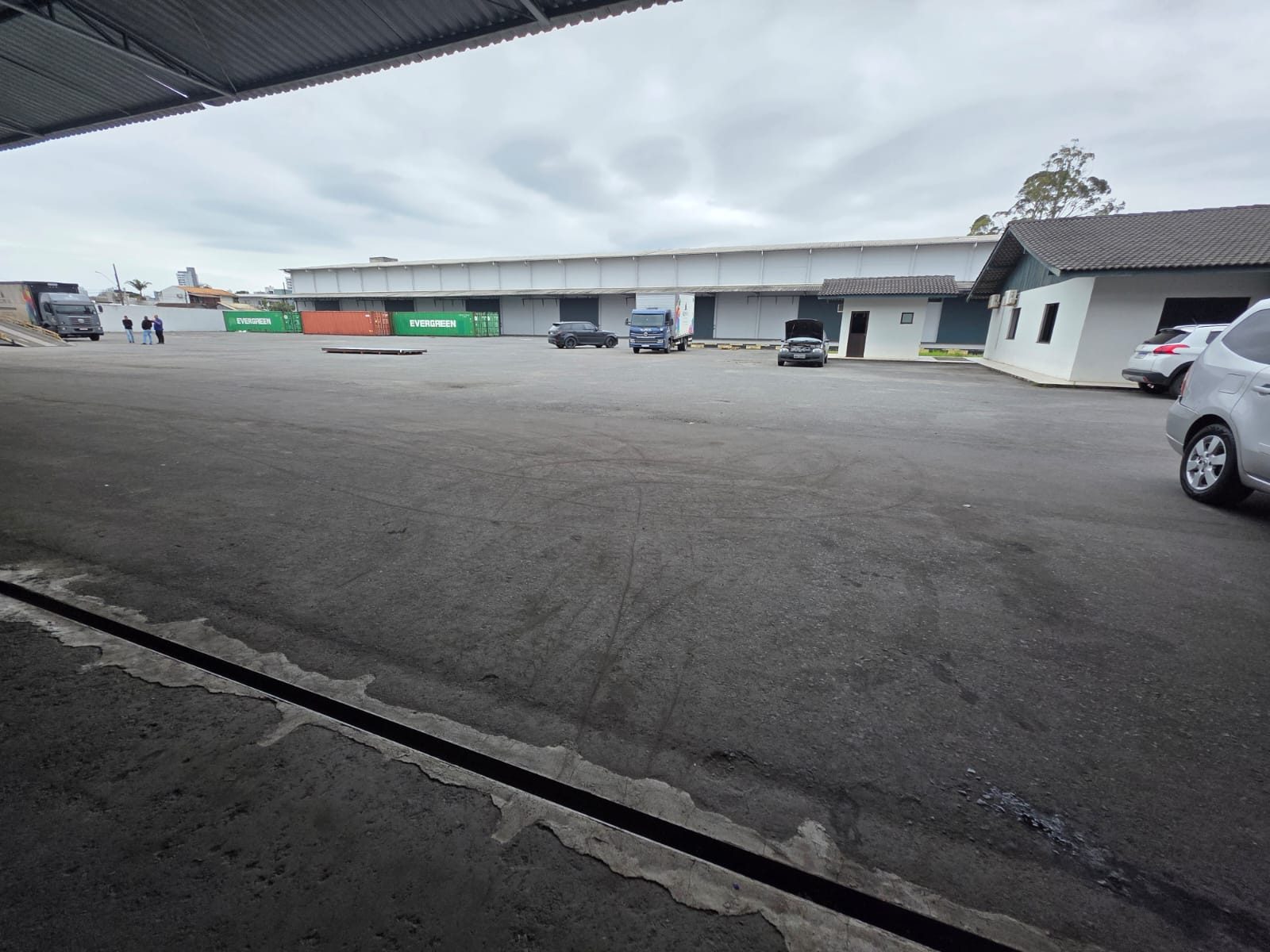Armazém de 2.950 m² com amplo pátio no São João, perto do Porto de Itajaí – foto 4 de 11