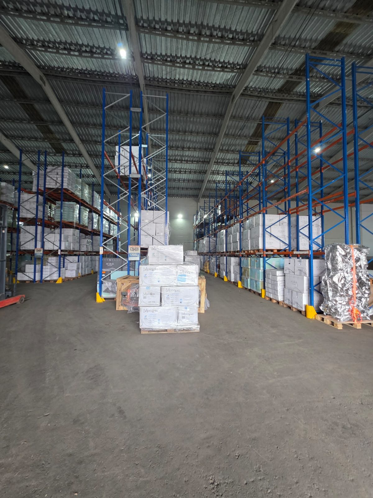 Armazém de 2.950 m² com amplo pátio no São João, perto do Porto de Itajaí – foto 7 de 11