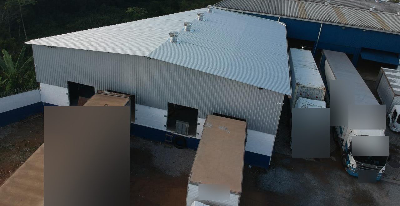 Galpão de 1.500 m² com 6 docas e pátio de 2.000 m² em Itaipava – foto 4 de 21