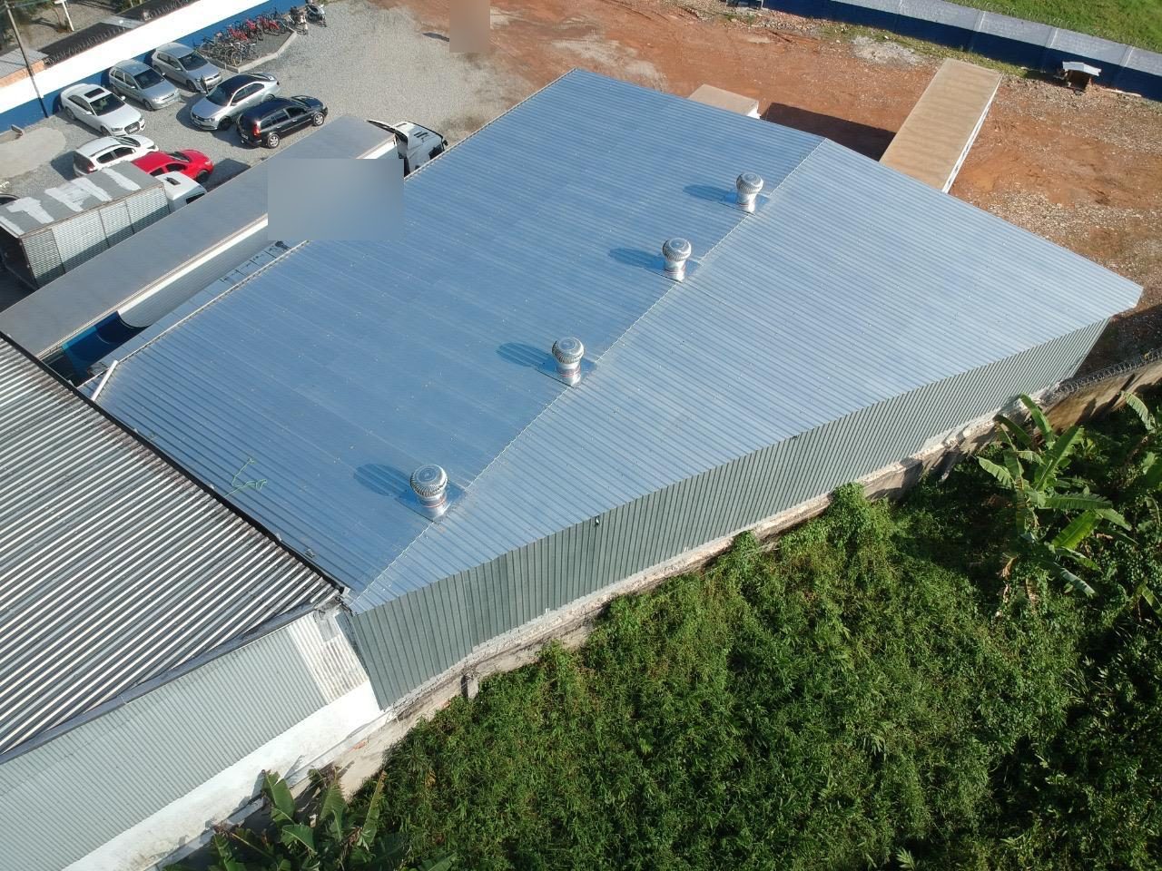 Galpão de 1.500 m² com 6 docas e pátio de 2.000 m² em Itaipava – foto 5 de 21