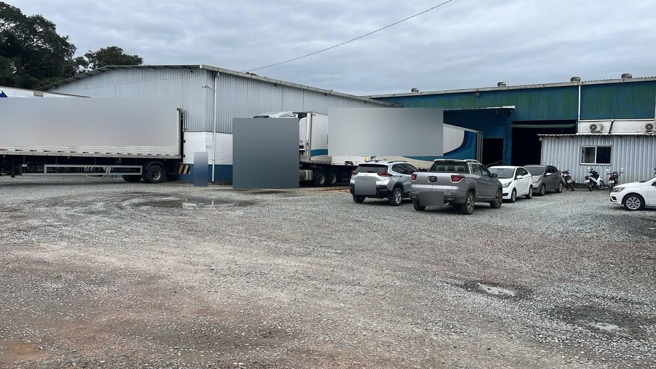 Galpão de 1.500 m² com 6 docas e pátio de 2.000 m² em Itaipava – foto 8 de 21