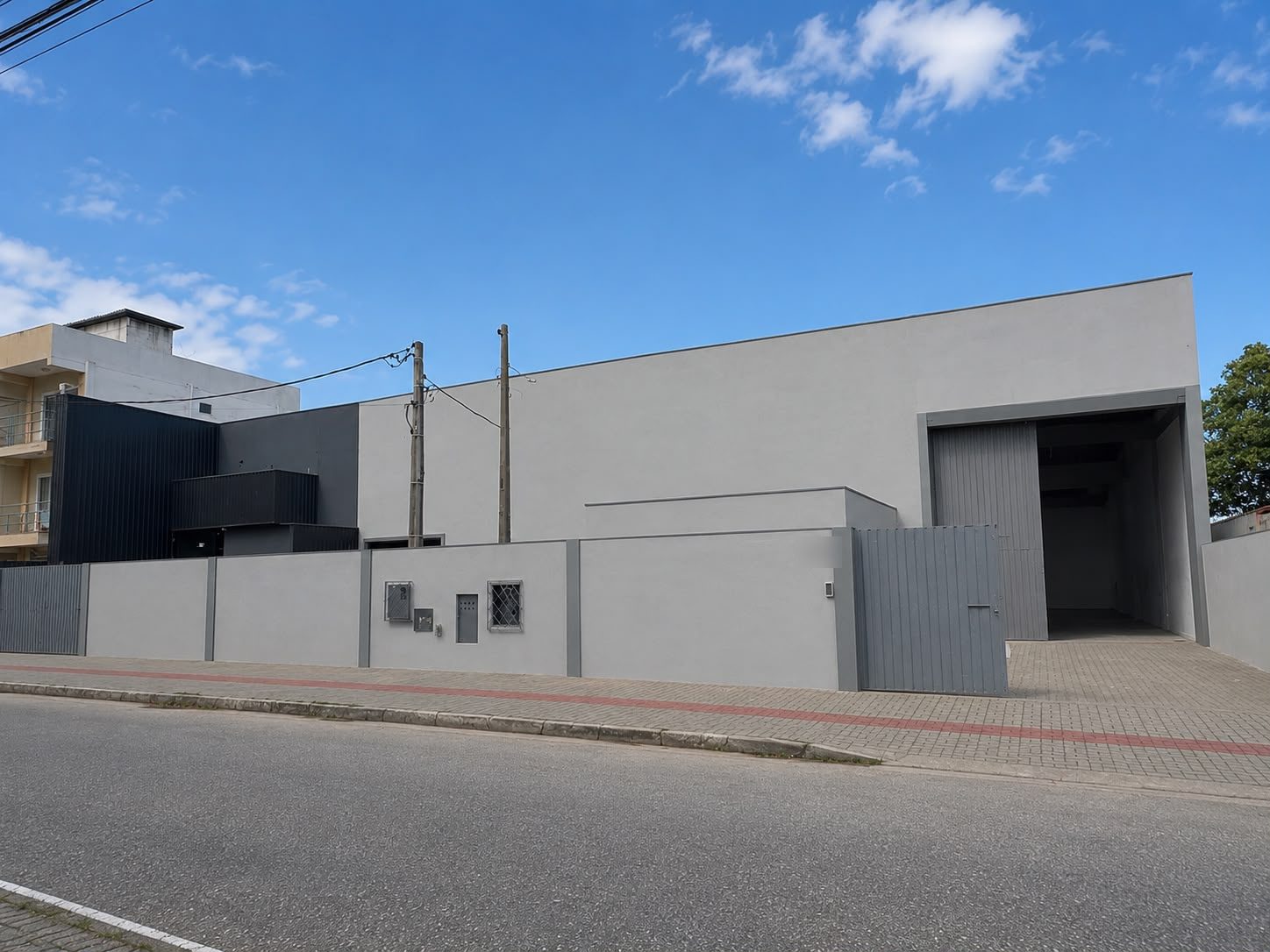 Galpão novo de 750 m² com pátio murado em Cordeiros – foto 1 de 6