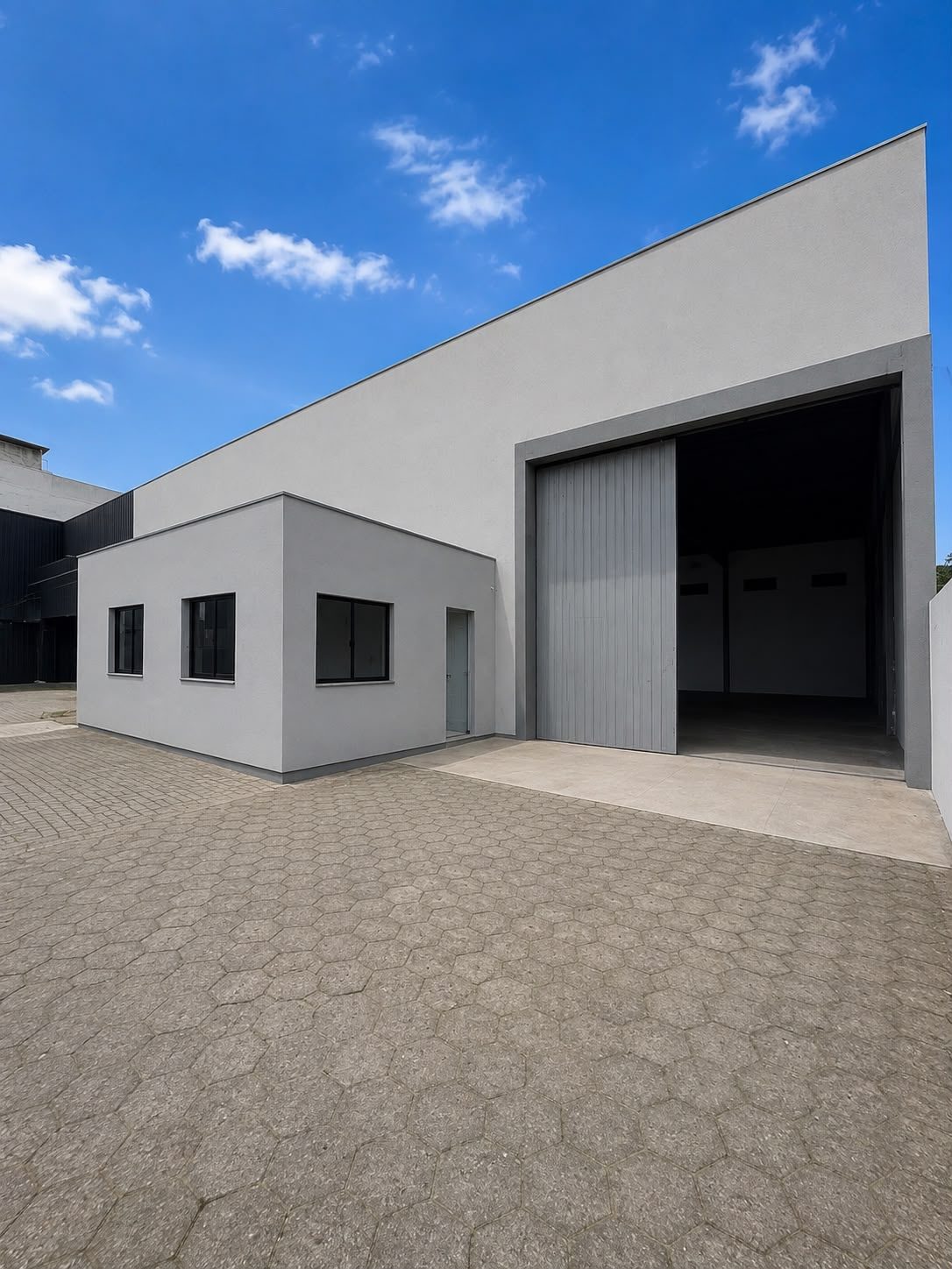 Galpão novo de 750 m² com pátio murado em Cordeiros – foto 3 de 6